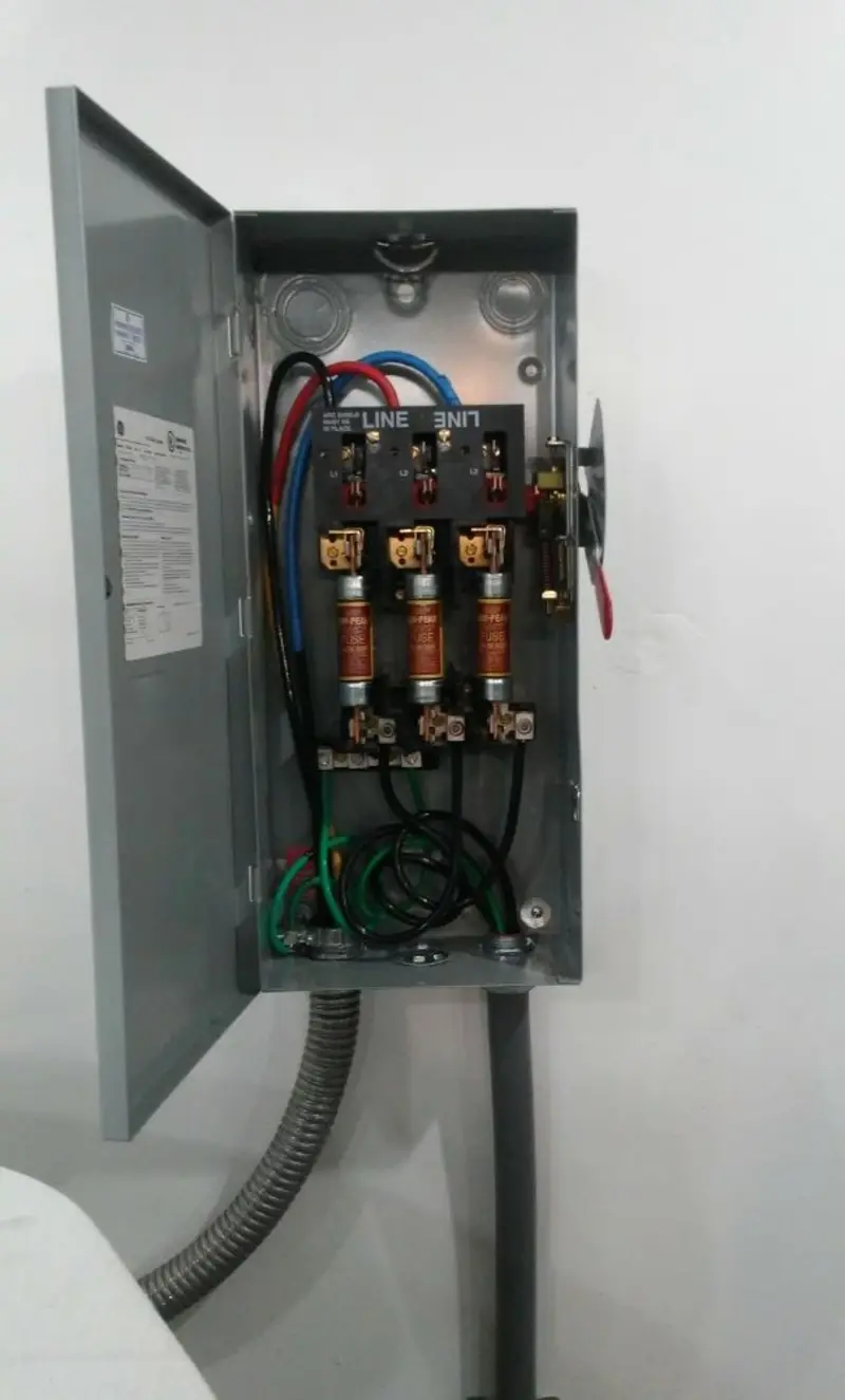 Three-phase disconnect switch installed for Electrical Wiring & Rewiring in Hillsborough